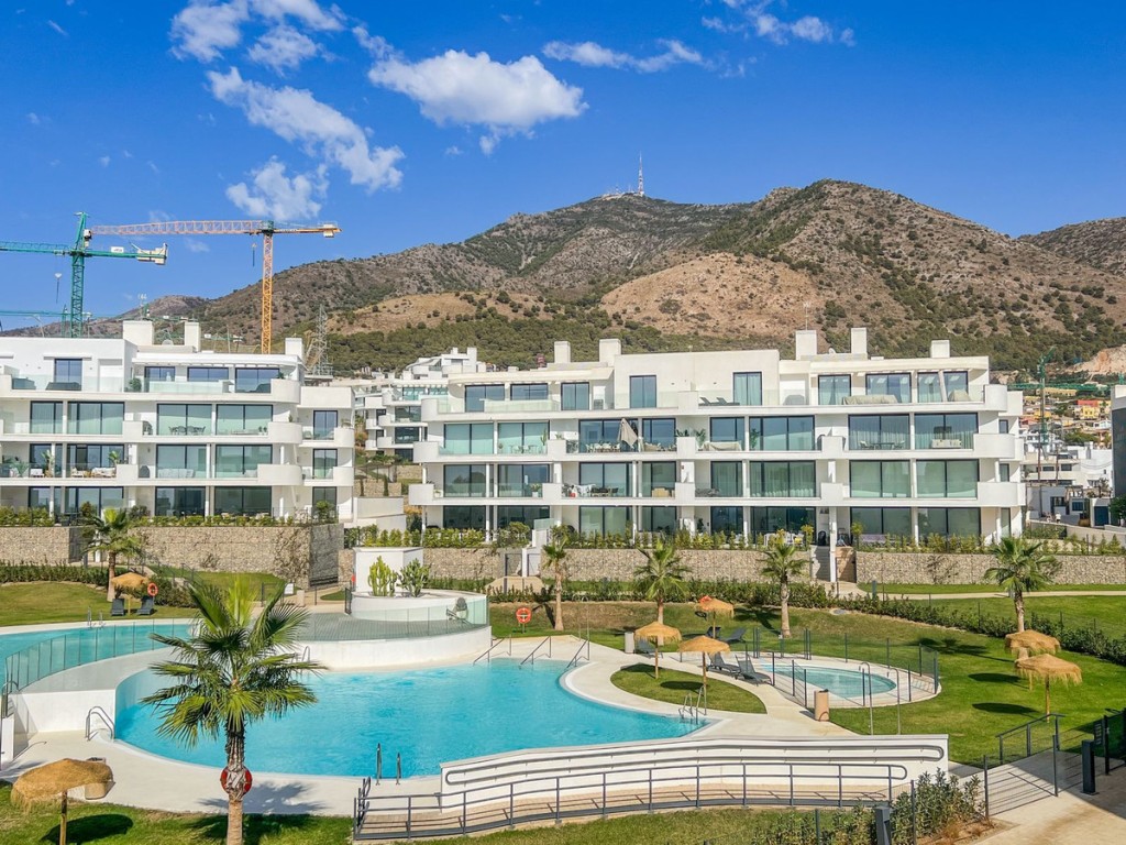 3 Bed, 2 Bath, ApartmentFor Sale, Fuengirola, Malaga
