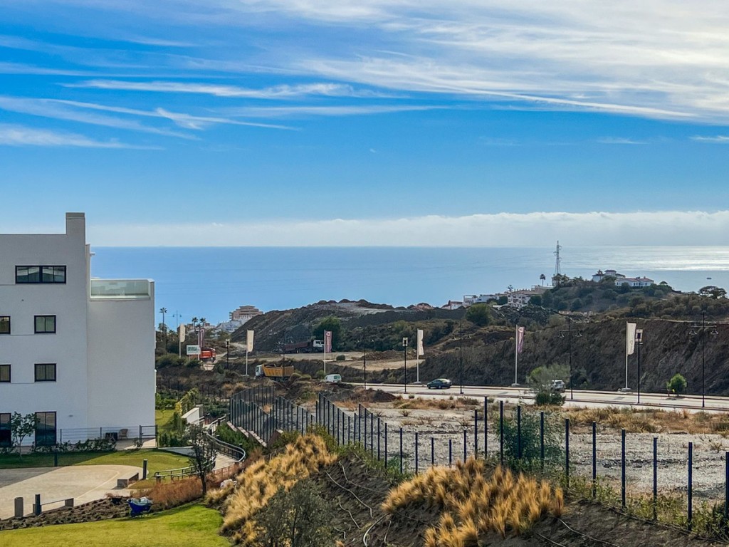 3 Bed, 2 Bath, ApartmentFor Sale, Fuengirola, Malaga