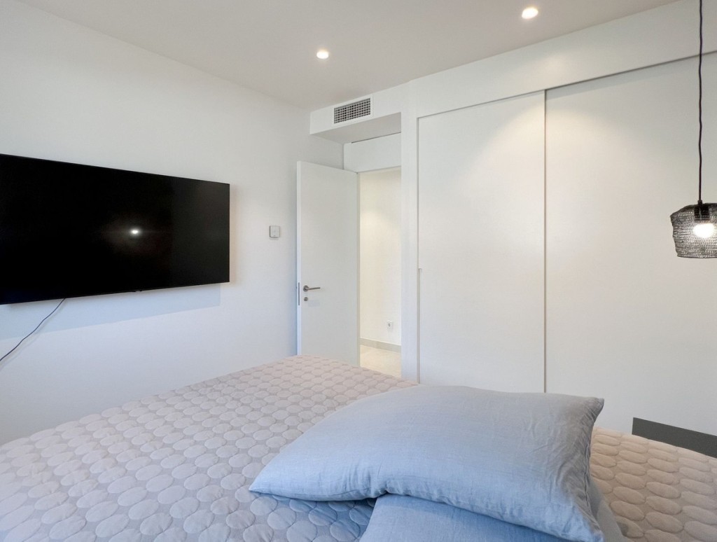 3 Bed, 2 Bath, ApartmentFor Sale, Fuengirola, Malaga