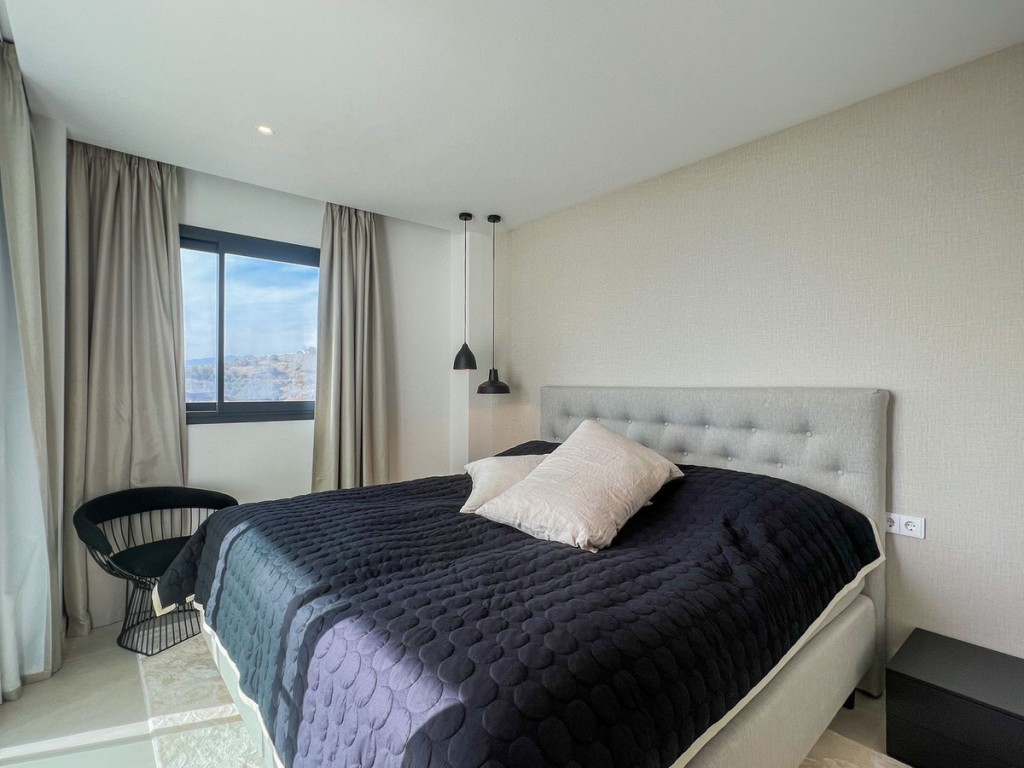 3 Bed, 2 Bath, ApartmentFor Sale, Fuengirola, Malaga