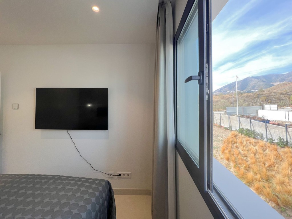 3 Bed, 2 Bath, ApartmentFor Sale, Fuengirola, Malaga