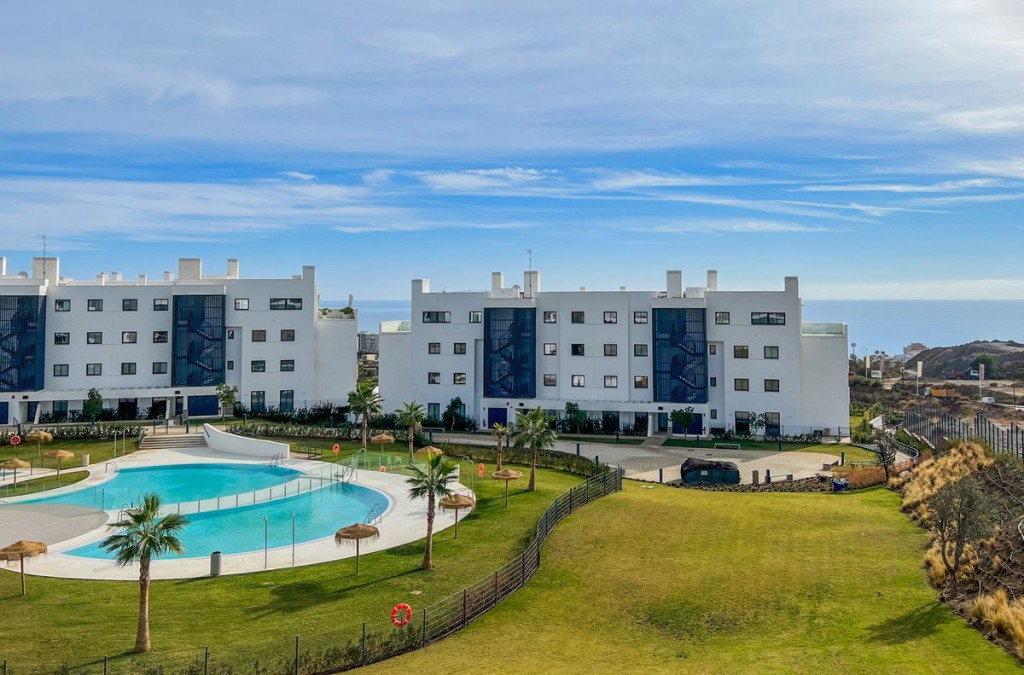 3 Bed, 2 Bath, ApartmentFor Sale, Fuengirola, Malaga