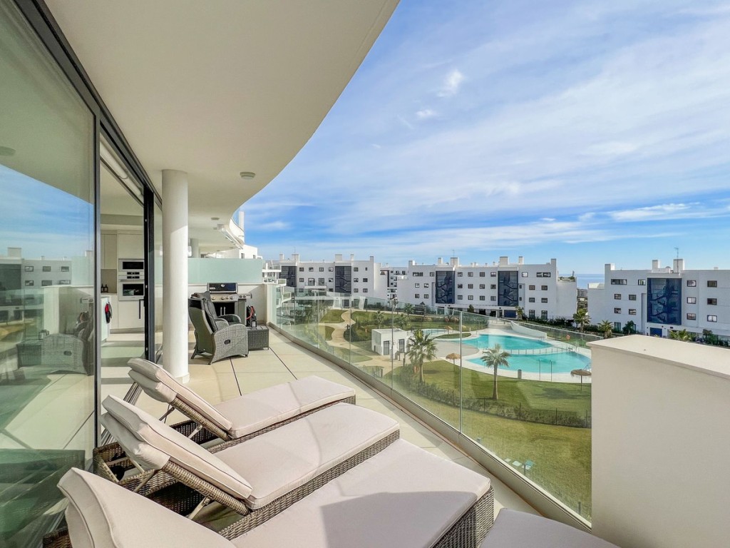 3 Bed, 2 Bath, ApartmentFor Sale, Fuengirola, Malaga