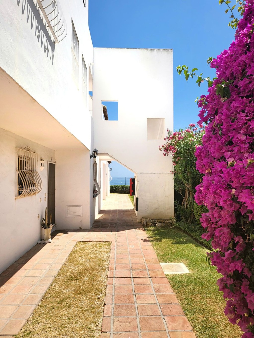 2 Bed, 2 Bath, ApartmentFor Sale, Calahonda, Malaga