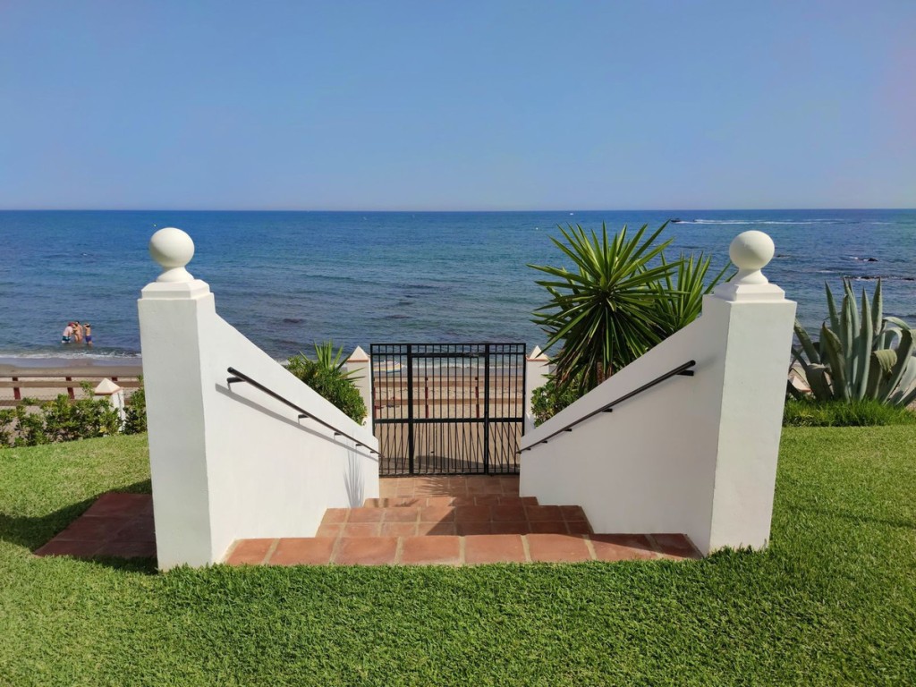 2 Bed, 2 Bath, ApartmentFor Sale, Calahonda, Malaga