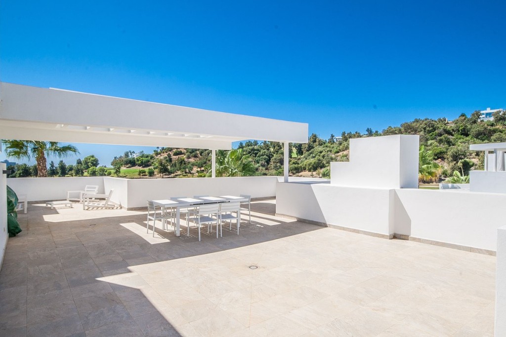 3 Bed, 2 Bath, HouseFor Sale, Estepona, Malaga