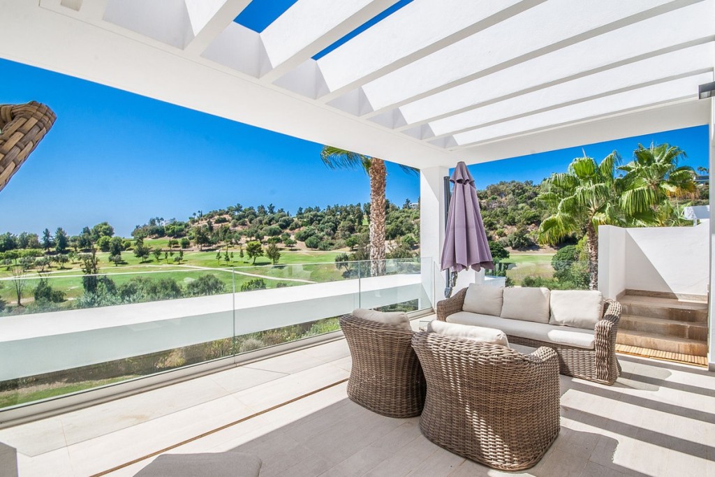 3 Bed, 2 Bath, HouseFor Sale, Estepona, Malaga