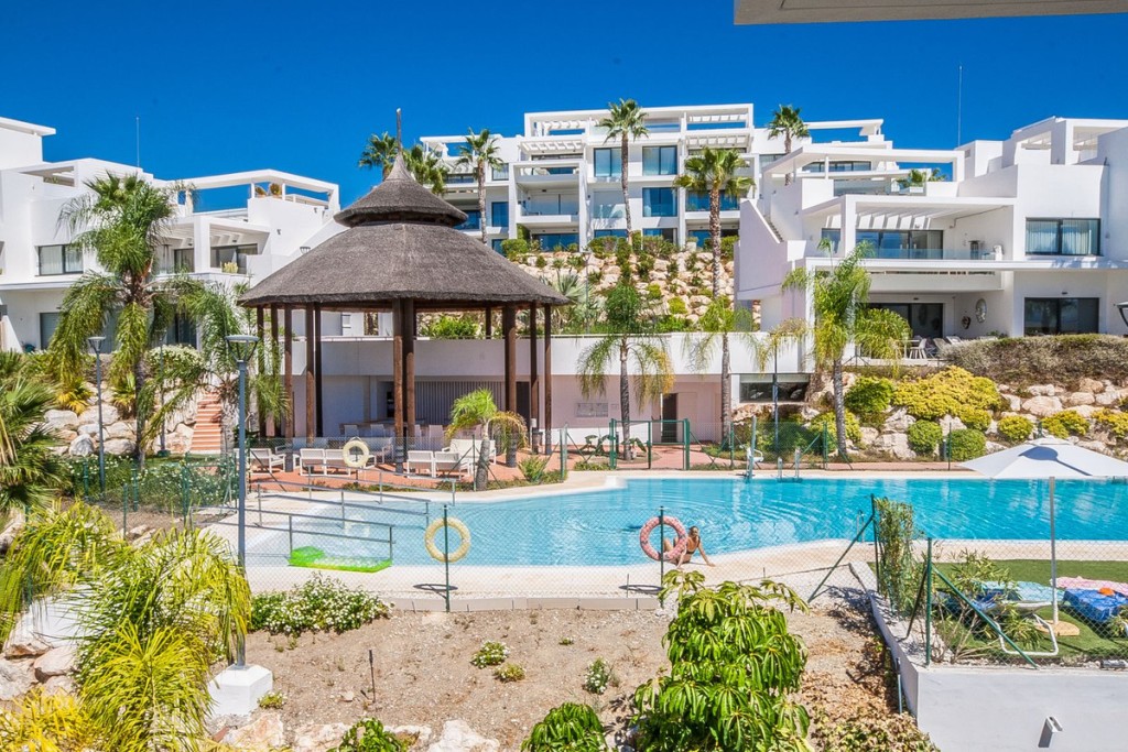 3 Bed, 2 Bath, HouseFor Sale, Estepona, Malaga
