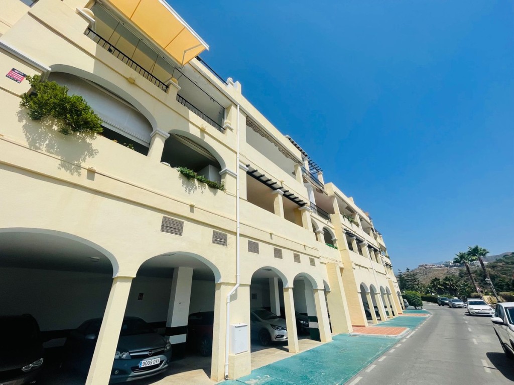 2 Bed, 2 Bath, ApartmentFor Sale, Benahavis, Malaga