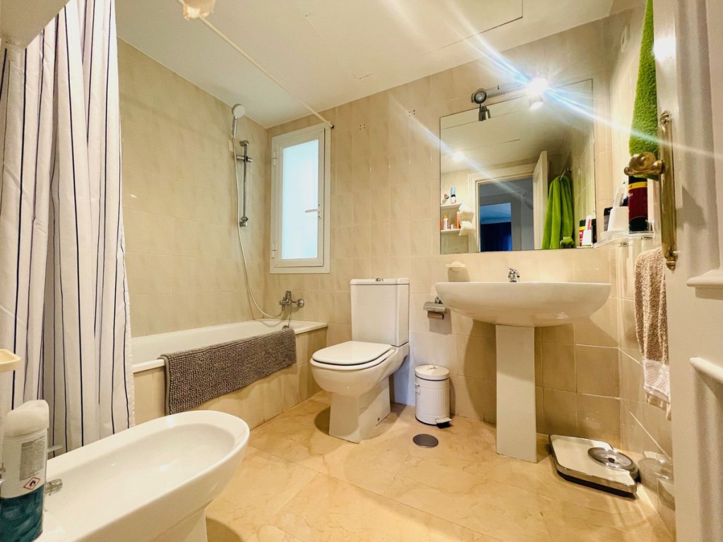 2 Bed, 2 Bath, ApartmentFor Sale, Benahavis, Malaga