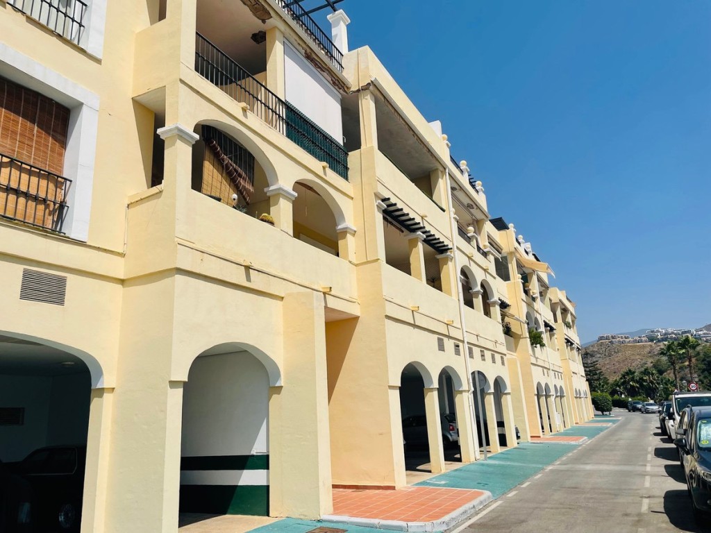 2 Bed, 2 Bath, ApartmentFor Sale, Benahavis, Malaga