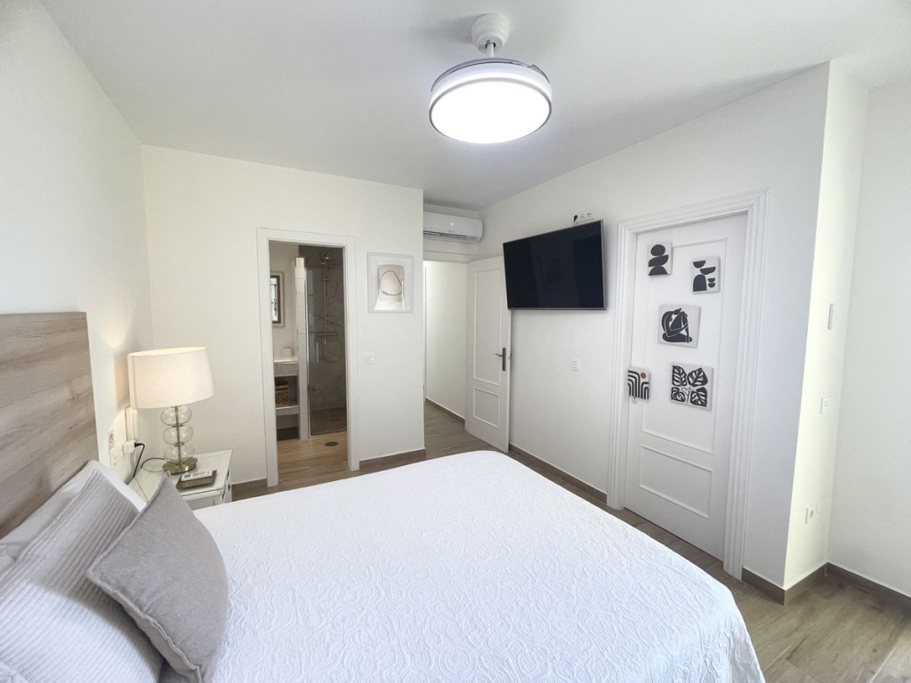 3 Bed, 2 Bath, ApartmentFor Sale, Fuengirola, Malaga