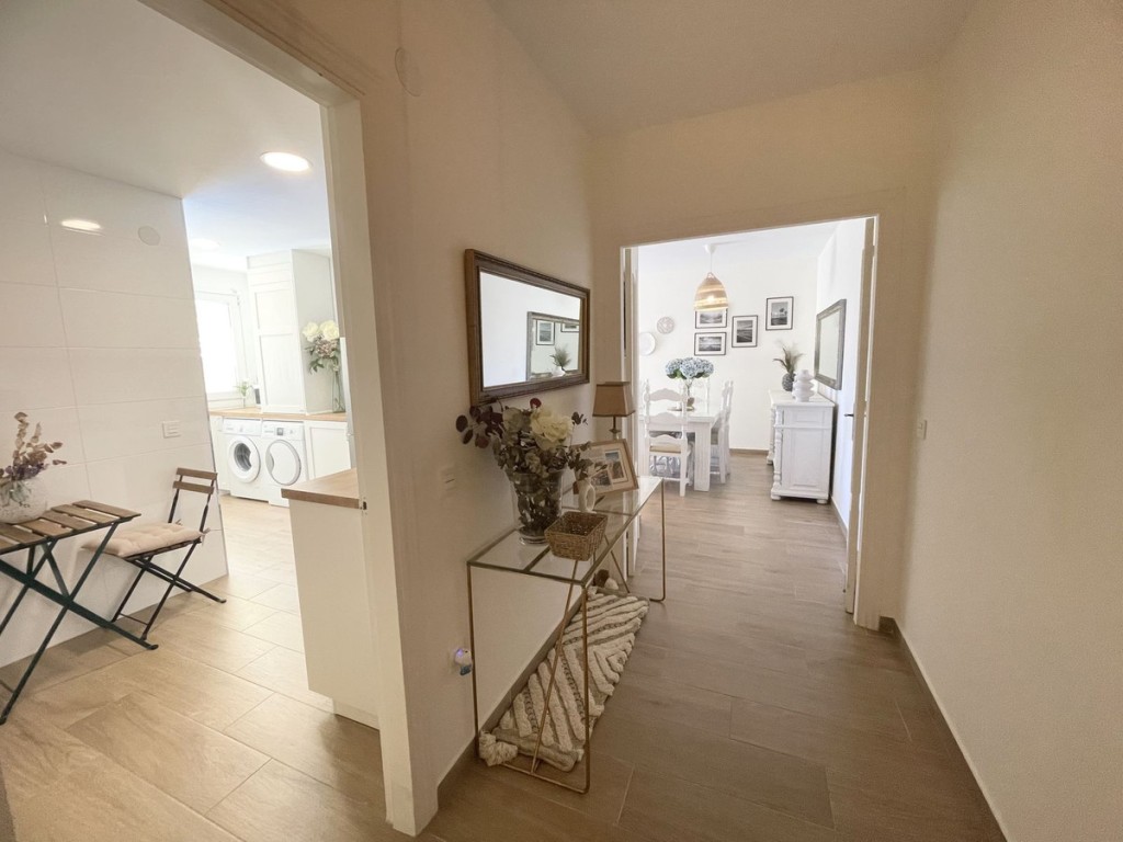 3 Bed, 2 Bath, ApartmentFor Sale, Fuengirola, Malaga