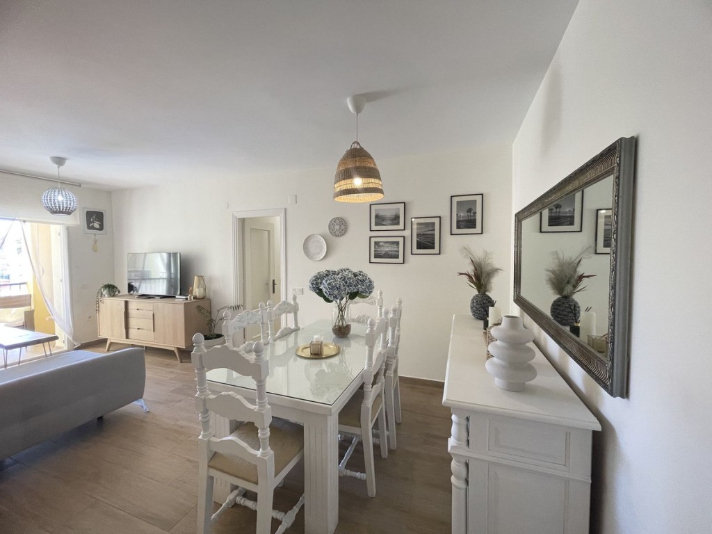 3 Bed, 2 Bath, ApartmentFor Sale, Fuengirola, Malaga