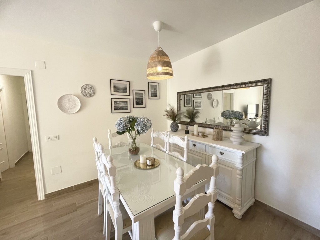 3 Bed, 2 Bath, ApartmentFor Sale, Fuengirola, Malaga