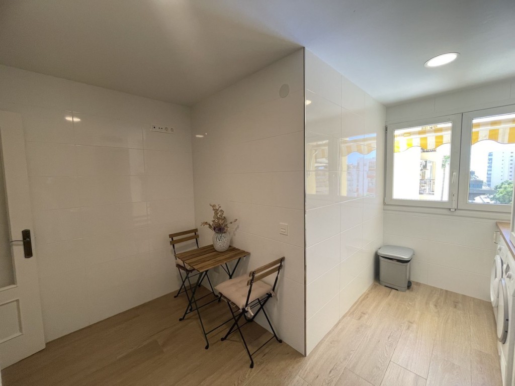 3 Bed, 2 Bath, ApartmentFor Sale, Fuengirola, Malaga