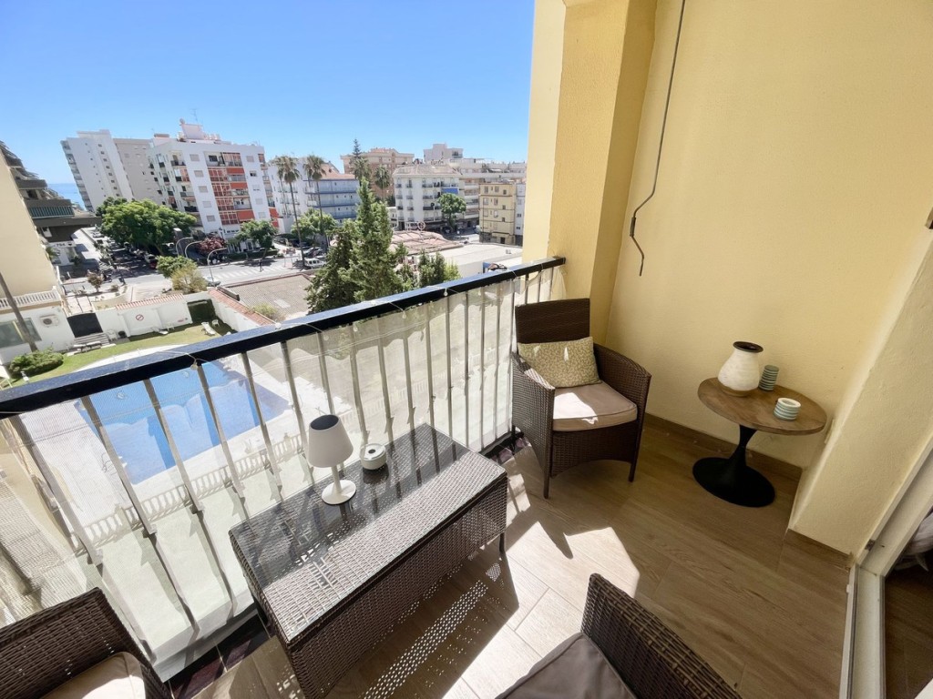 3 Bed, 2 Bath, ApartmentFor Sale, Fuengirola, Malaga