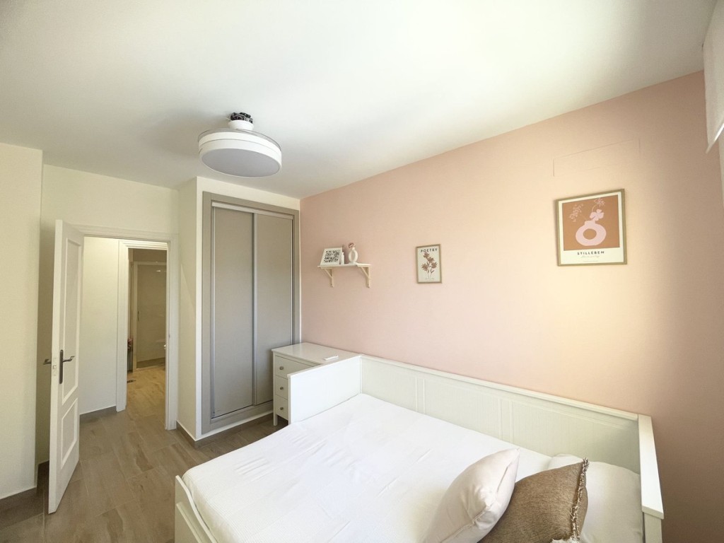 3 Bed, 2 Bath, ApartmentFor Sale, Fuengirola, Malaga