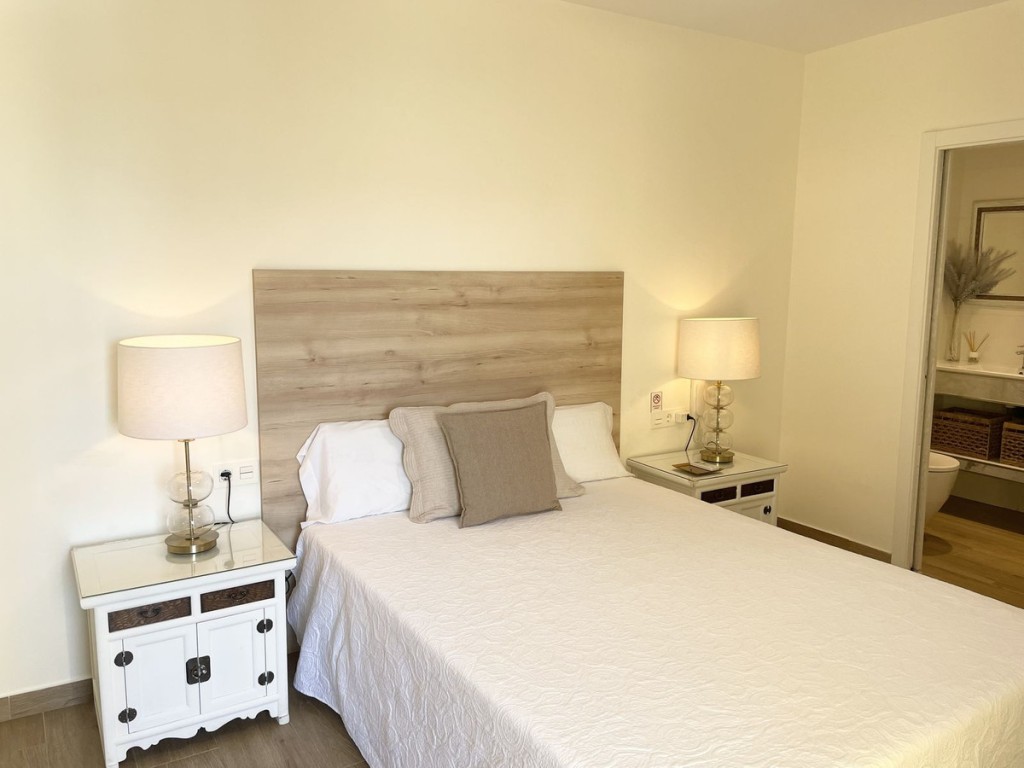 3 Bed, 2 Bath, ApartmentFor Sale, Fuengirola, Malaga