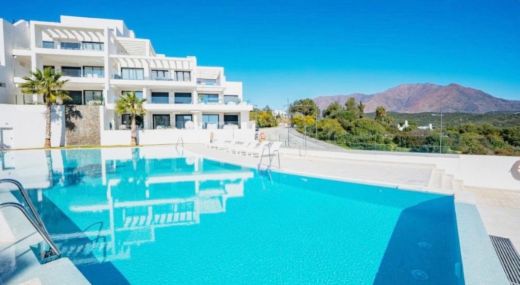 3 Bed, 2 Bath, ApartmentFor Sale, Estepona, Malaga