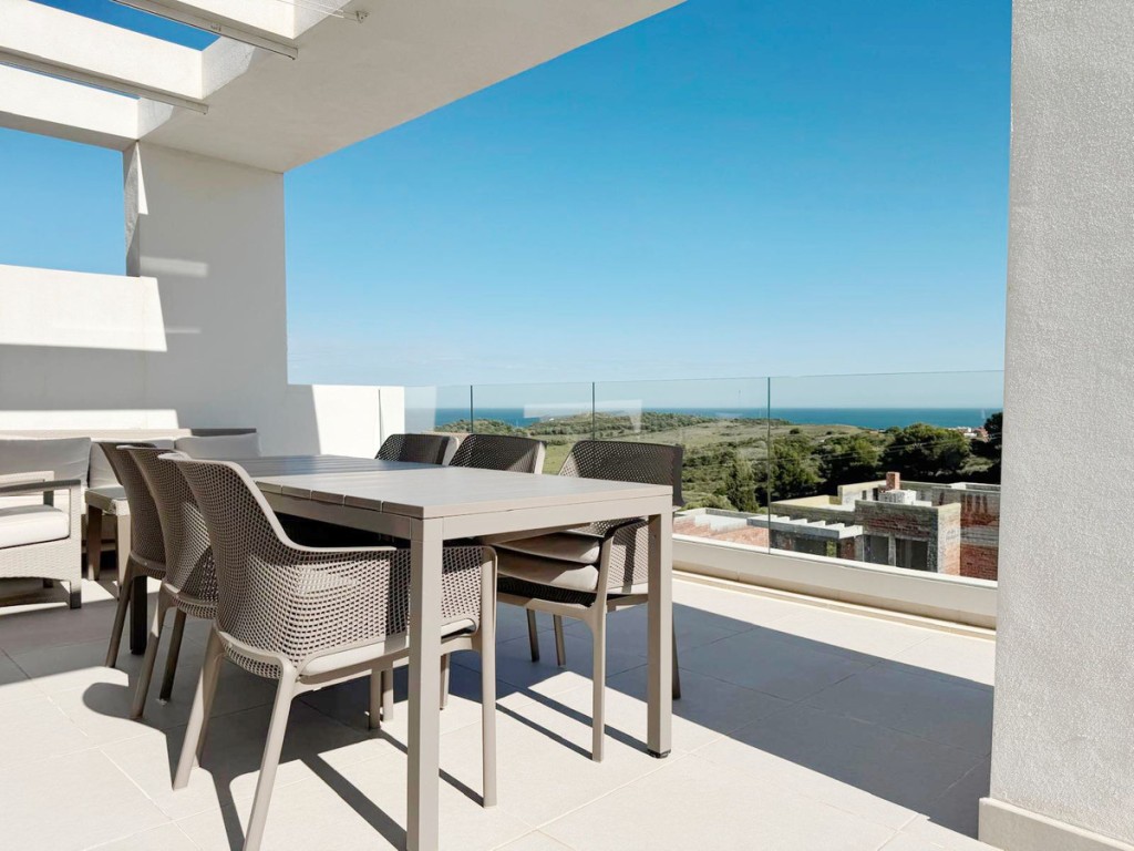 3 Bed, 2 Bath, ApartmentFor Sale, Estepona, Malaga
