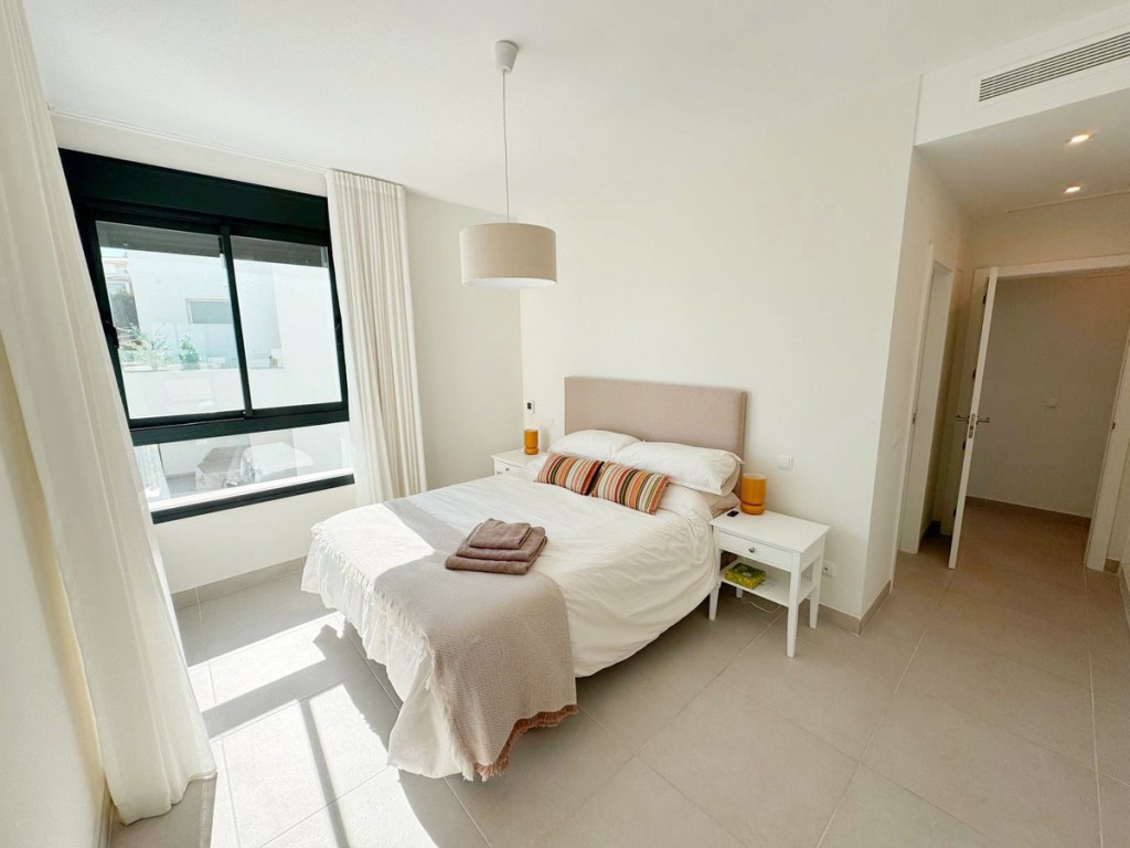 3 Bed, 2 Bath, ApartmentFor Sale, Estepona, Malaga