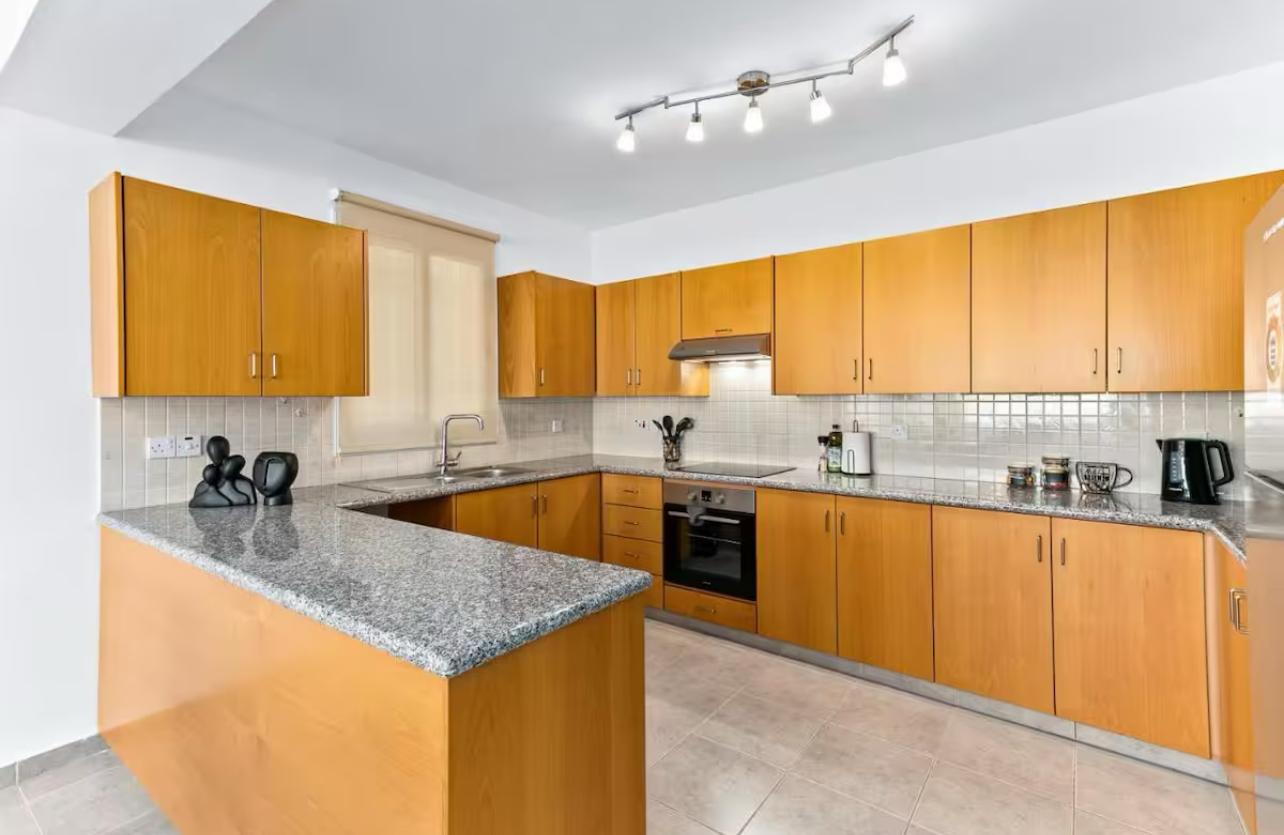 3 Bed, 2 Bath, ApartmentFor Sale, Paphos, Paphos