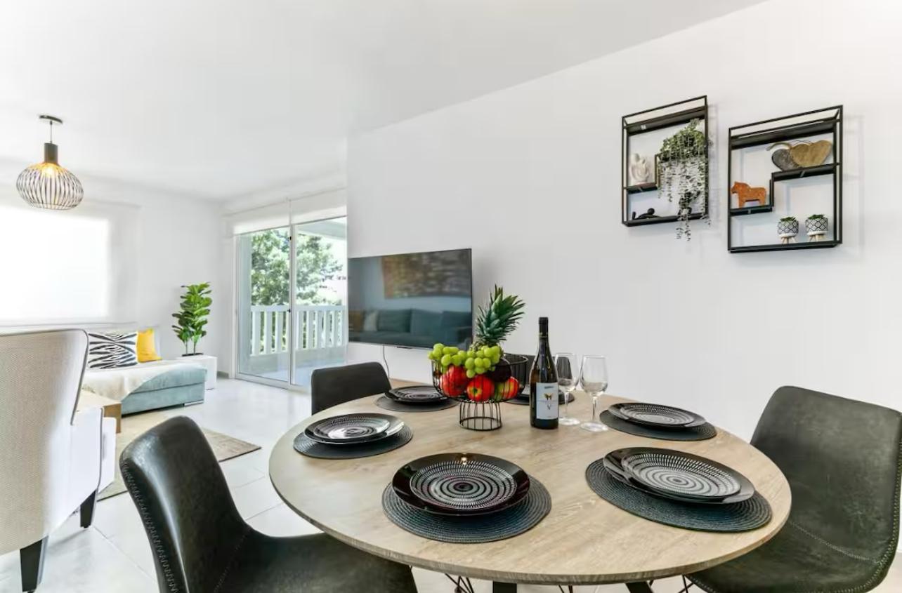 3 Bed, 2 Bath, ApartmentFor Sale, Paphos, Paphos