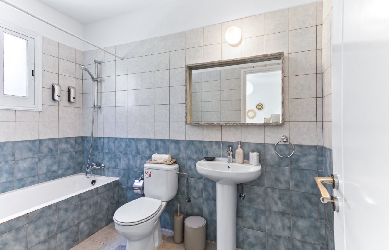 3 Bed, 2 Bath, ApartmentFor Sale, Paphos, Paphos