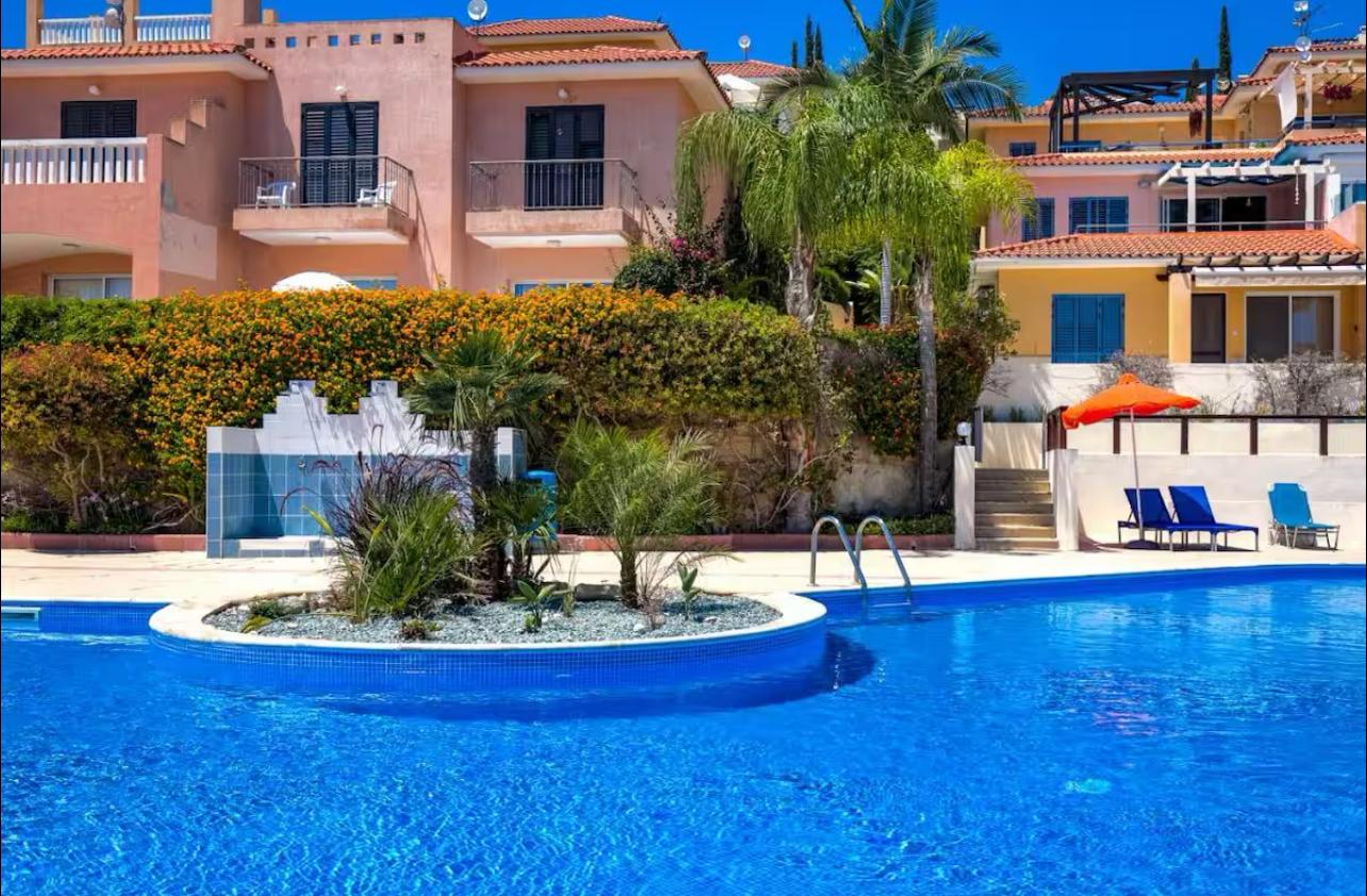 3 Bed, 2 Bath, ApartmentFor Sale, Paphos, Paphos