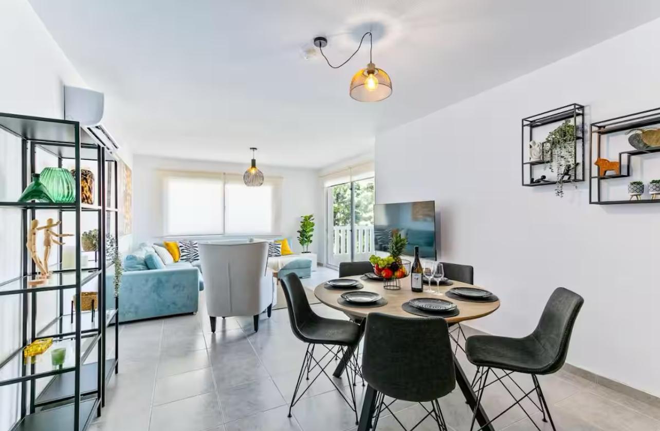 3 Bed, 2 Bath, ApartmentFor Sale, Paphos, Paphos