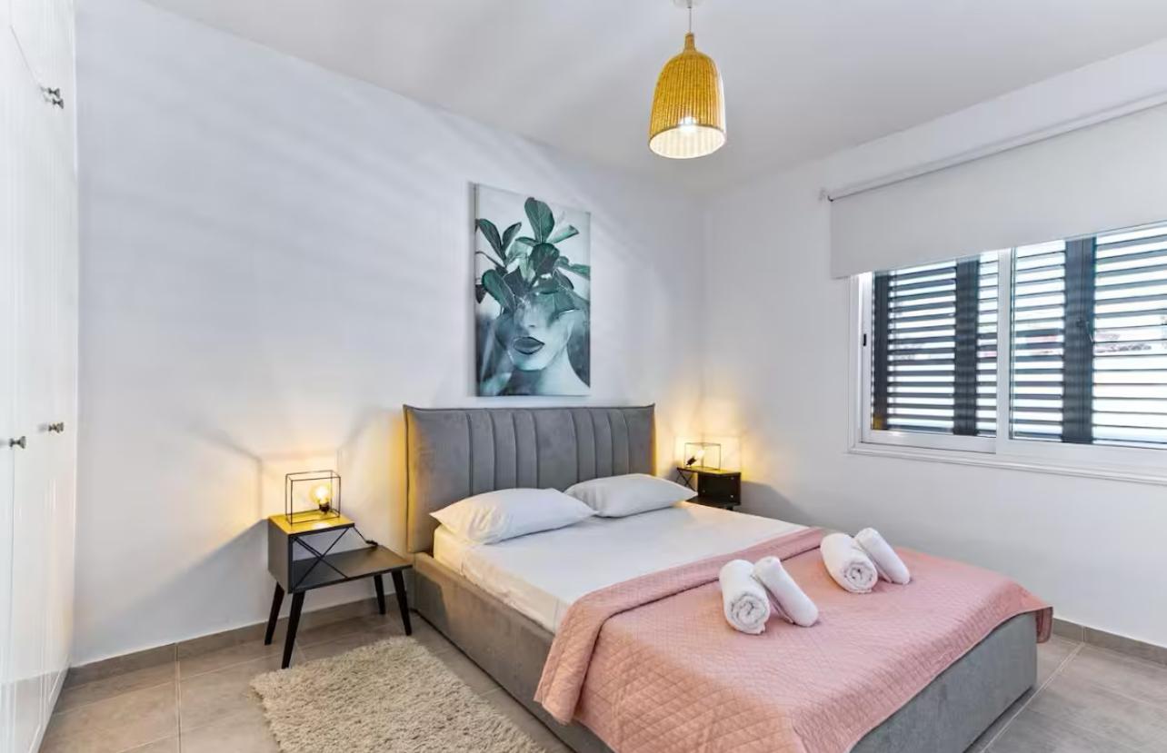 3 Bed, 2 Bath, ApartmentFor Sale, Paphos, Paphos