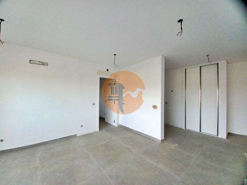 3 Bed, 2 Bath, ApartmentFor Sale, Loulé, Faro