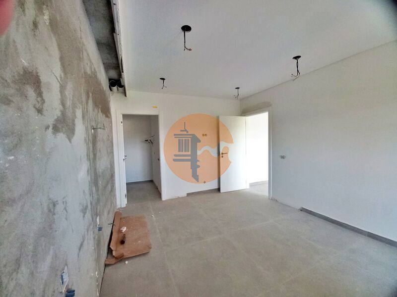 3 Bed, 2 Bath, ApartmentFor Sale, Loulé, Faro