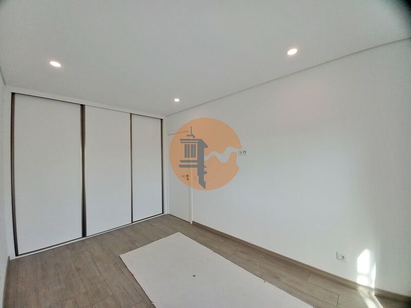 3 Bed, 2 Bath, ApartmentFor Sale, Loulé, Faro