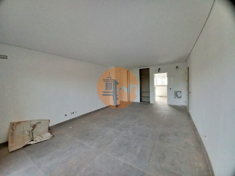 3 Bed, 2 Bath, ApartmentFor Sale, Loulé, Faro