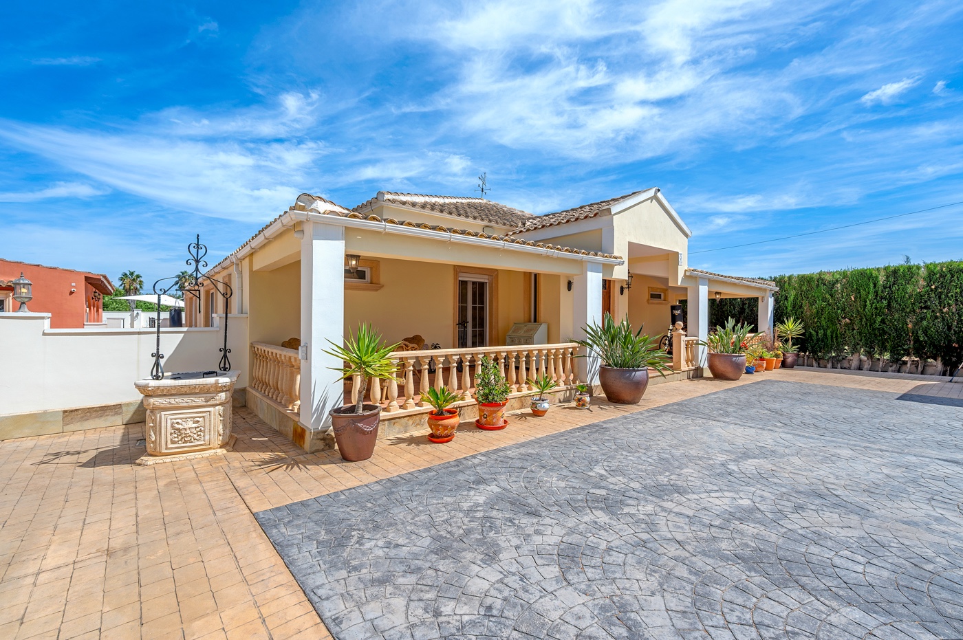 6 Bed, 3 Bath, HouseFor Sale, Almoradi, Alicante