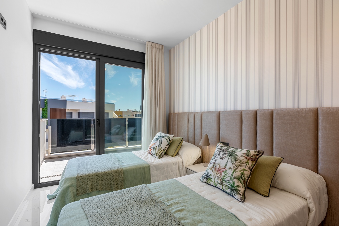 3 Bed, 2 Bath, ApartmentFor Sale, Orihuela Costa, Alicante