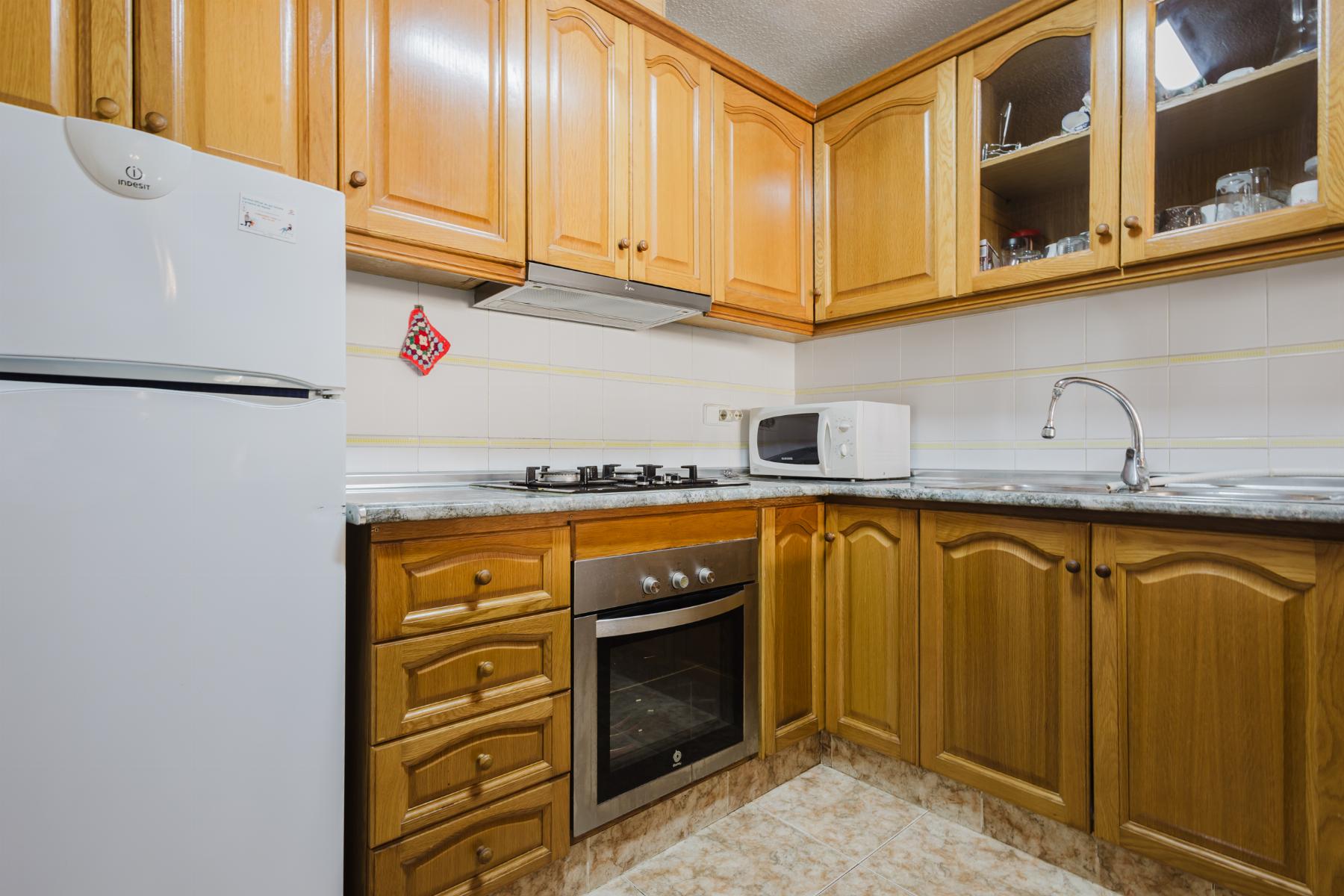 2 Bed, 1 Bath, ApartmentFor Sale, Torrevieja, Alicante