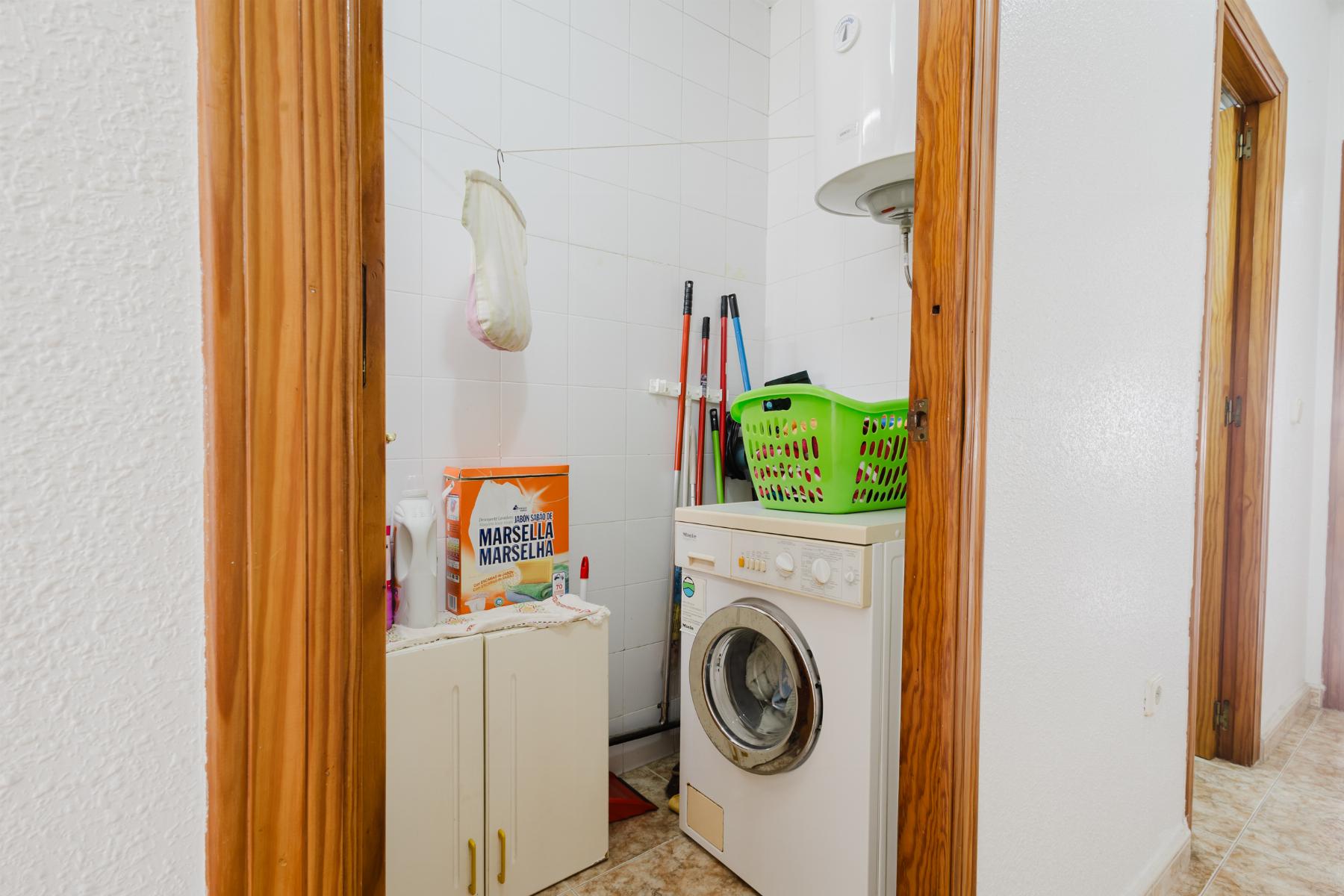 2 Bed, 1 Bath, ApartmentFor Sale, Torrevieja, Alicante