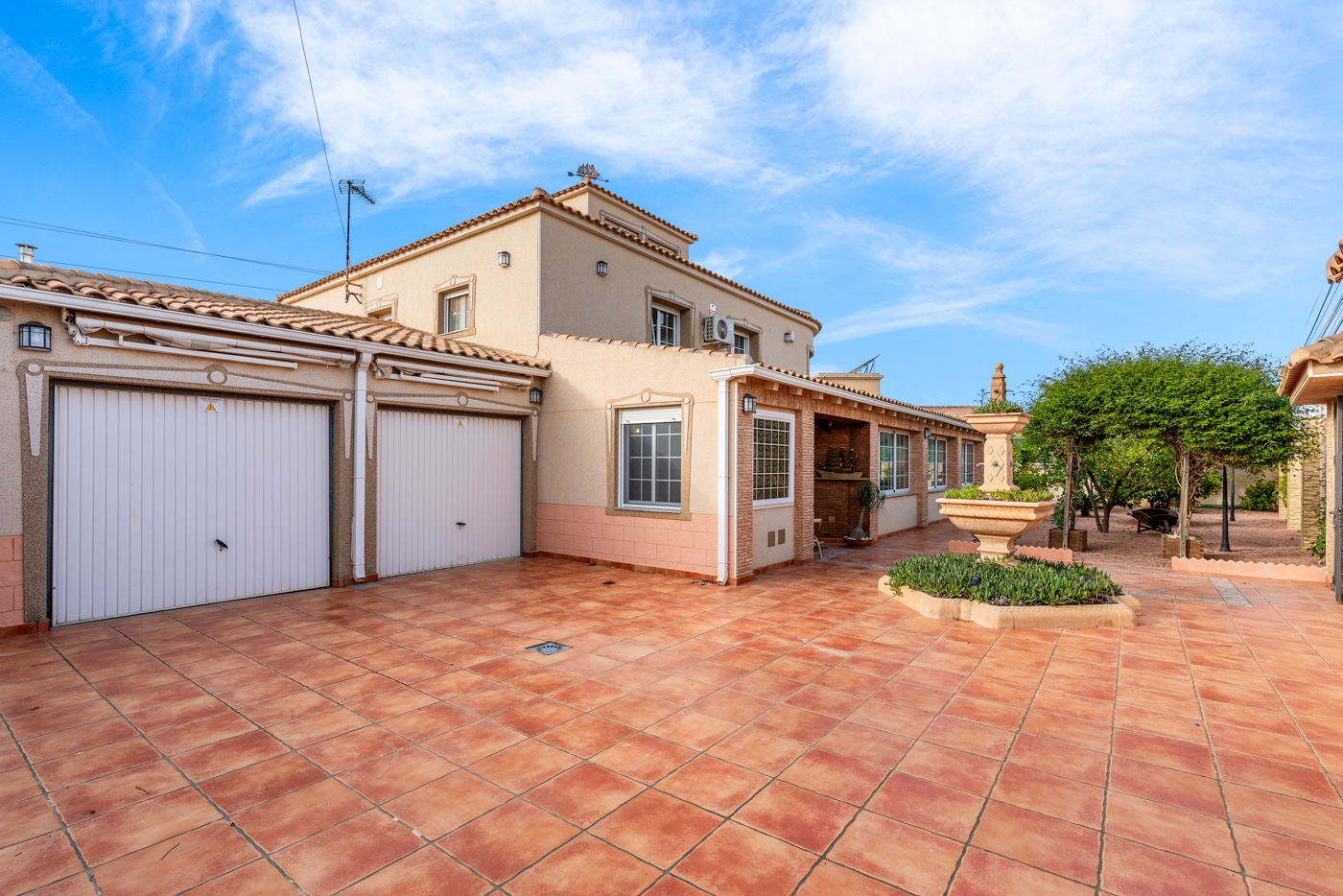 4 Bed, 3 Bath, HouseFor Sale, Torrevieja, Alicante