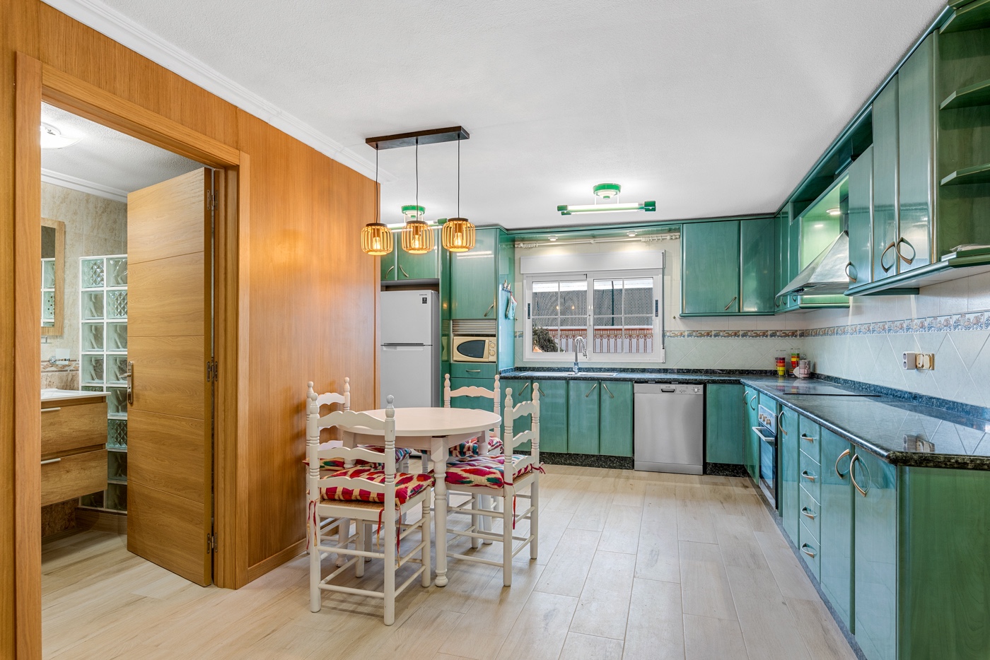 4 Bed, 3 Bath, HouseFor Sale, Torrevieja, Alicante