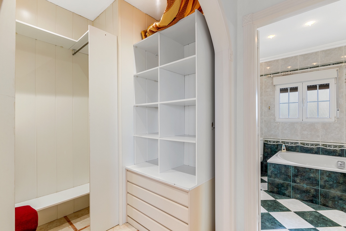 4 Bed, 3 Bath, HouseFor Sale, Torrevieja, Alicante