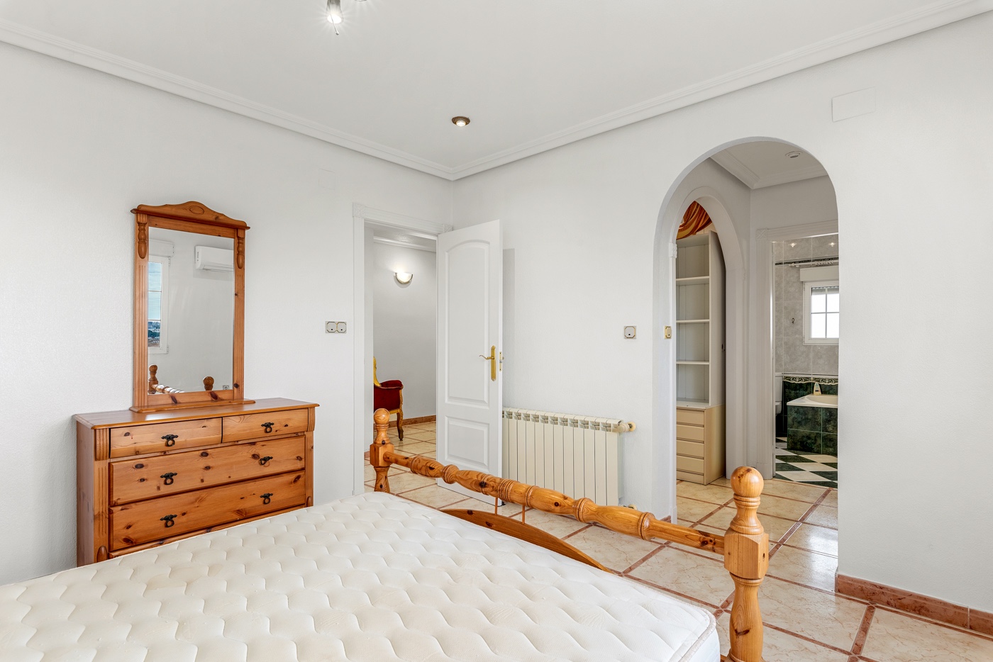 4 Bed, 3 Bath, HouseFor Sale, Torrevieja, Alicante