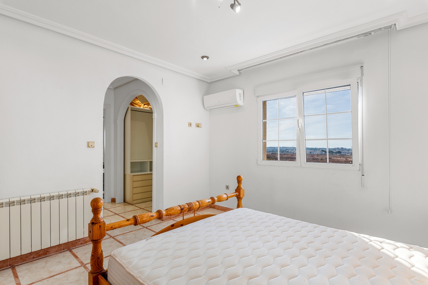 4 Bed, 3 Bath, HouseFor Sale, Torrevieja, Alicante