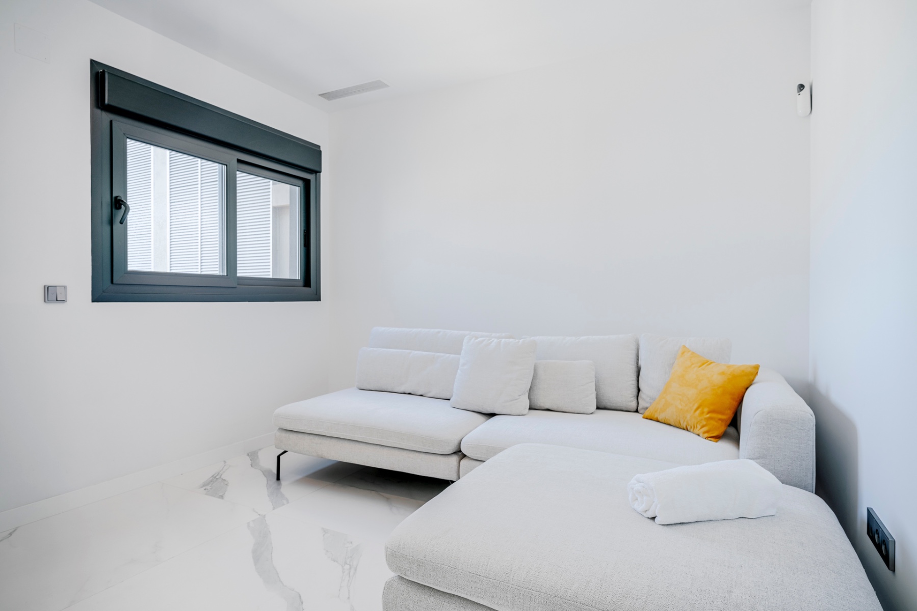 3 Bed, 2 Bath, ApartmentFor Sale, Benidorm, Alicante