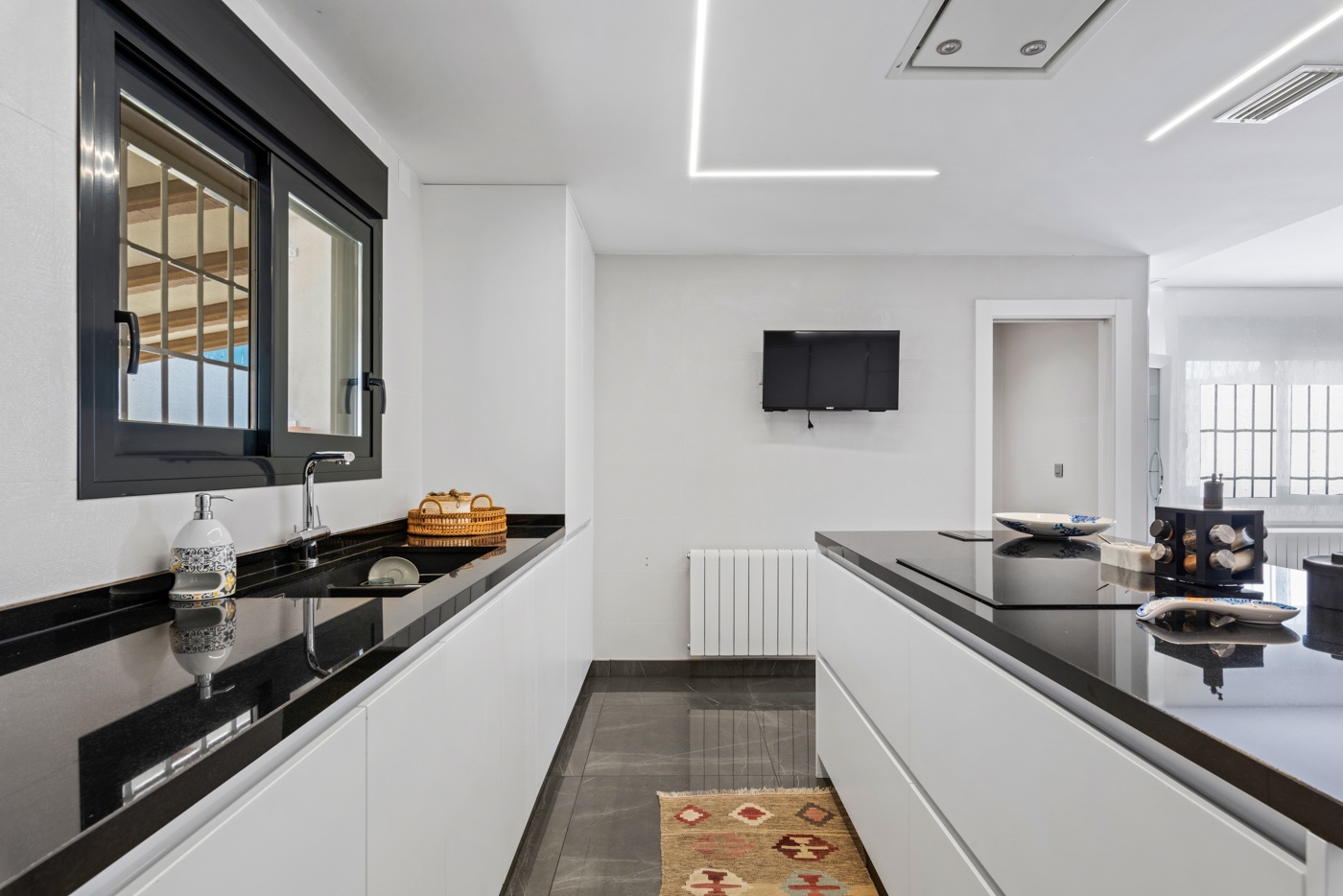 5 Bed, 3 Bath, HouseFor Sale, San Juan Alicante, Alicante