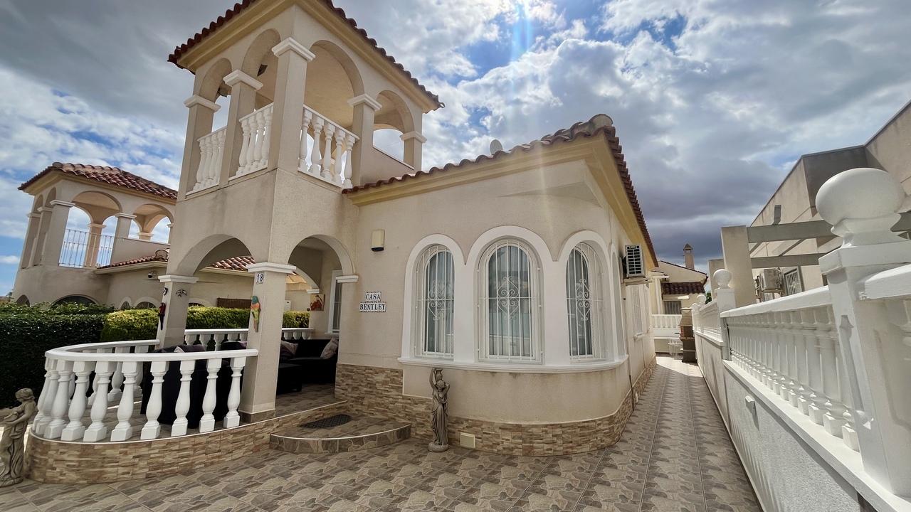 3 Bed, 2 Bath, HouseFor Sale, Algorfa, Alicante