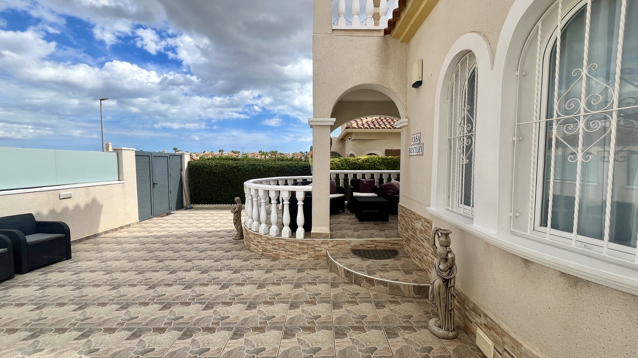 3 Bed, 2 Bath, HouseFor Sale, Algorfa, Alicante