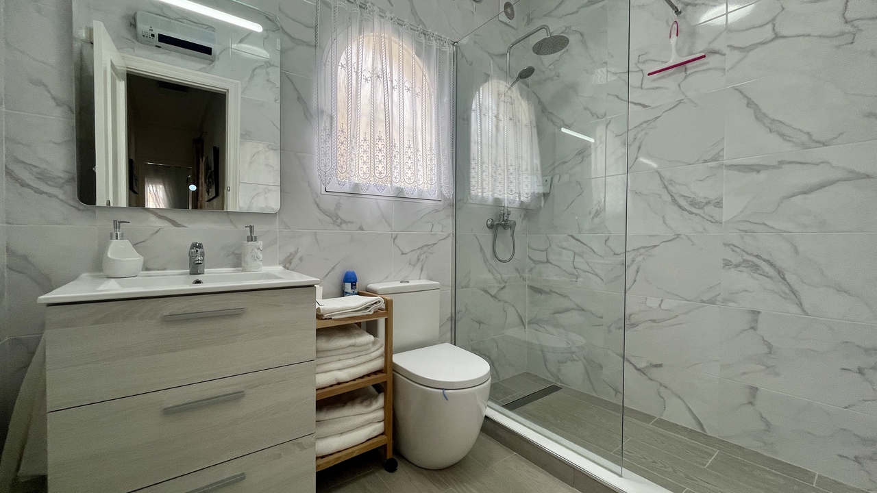 3 Bed, 2 Bath, HouseFor Sale, Algorfa, Alicante